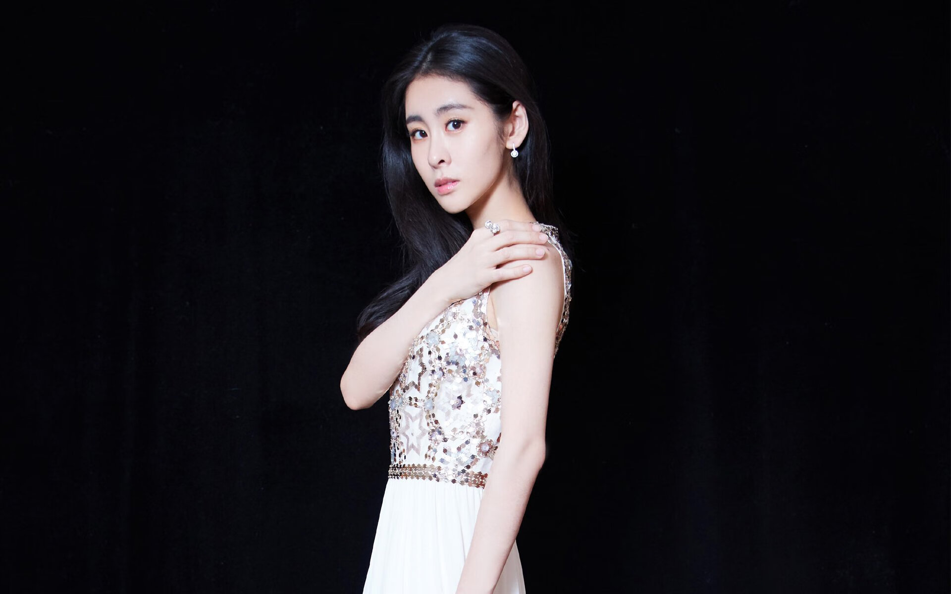 特斯·冯·迪克:精准的定位球助攻能力,为南非队提供进攻威胁,冯 斯特拉客